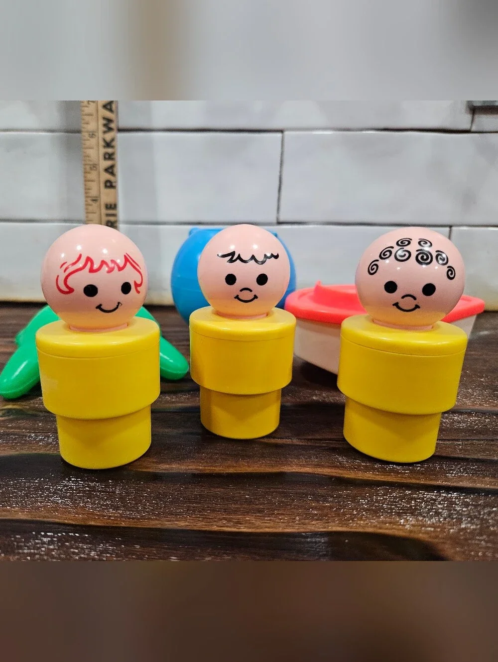 Fisher-Price Rare 1974 Floating Family Little People Boat Ball Turtle & People